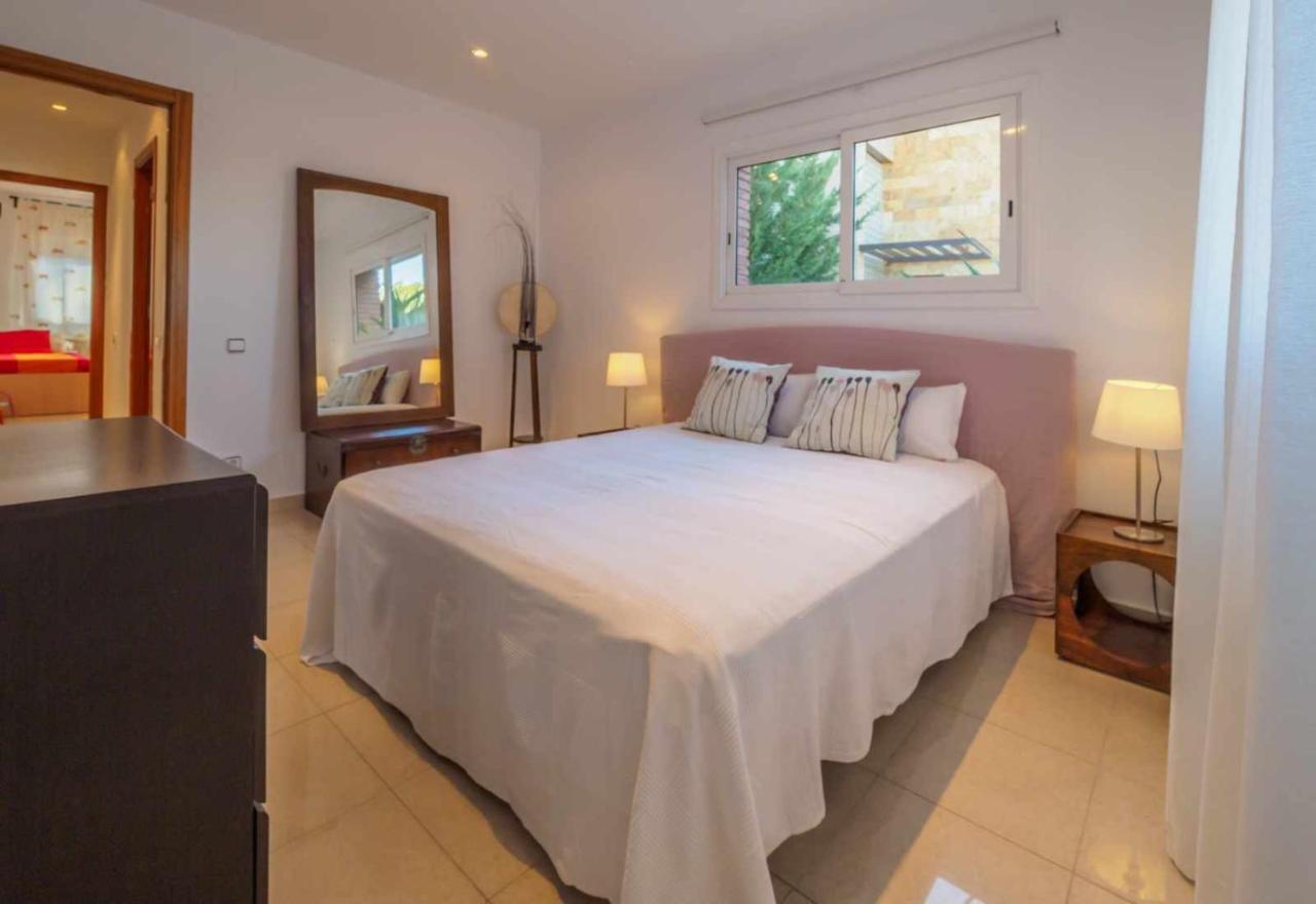 Mas Mestre Con Una Capacidad De 6 A 8 Huespedes Cerca De Sitges Olivella Exterior foto